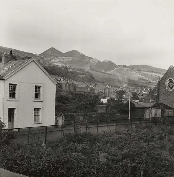 Coal tips loom around Aberfan in aftermath of disaster